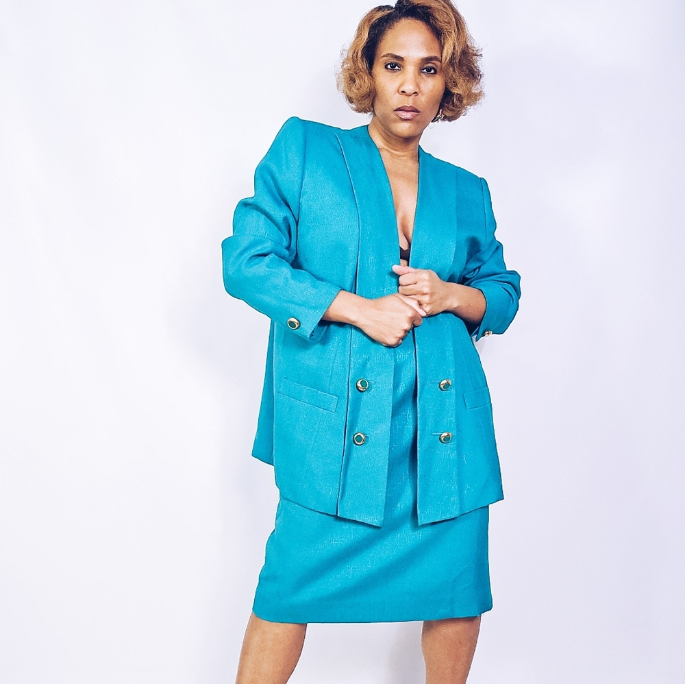 Atrium Vintage Skirt Suit